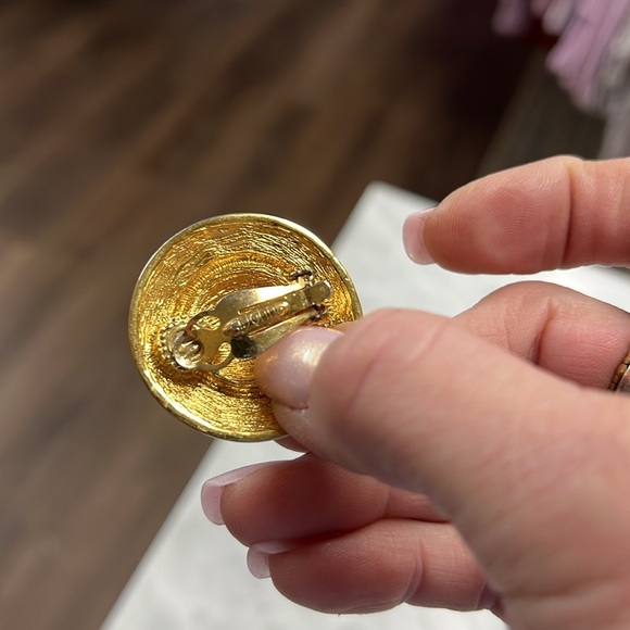 St. John Vintage Gold Tone and Navy Enamel Clip On Earring - Picture 5 of 10